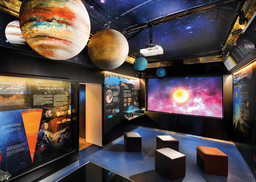 Múzeum odhaľuje návštevníkom aj vznik našej planéty a slnečnej sústavy.