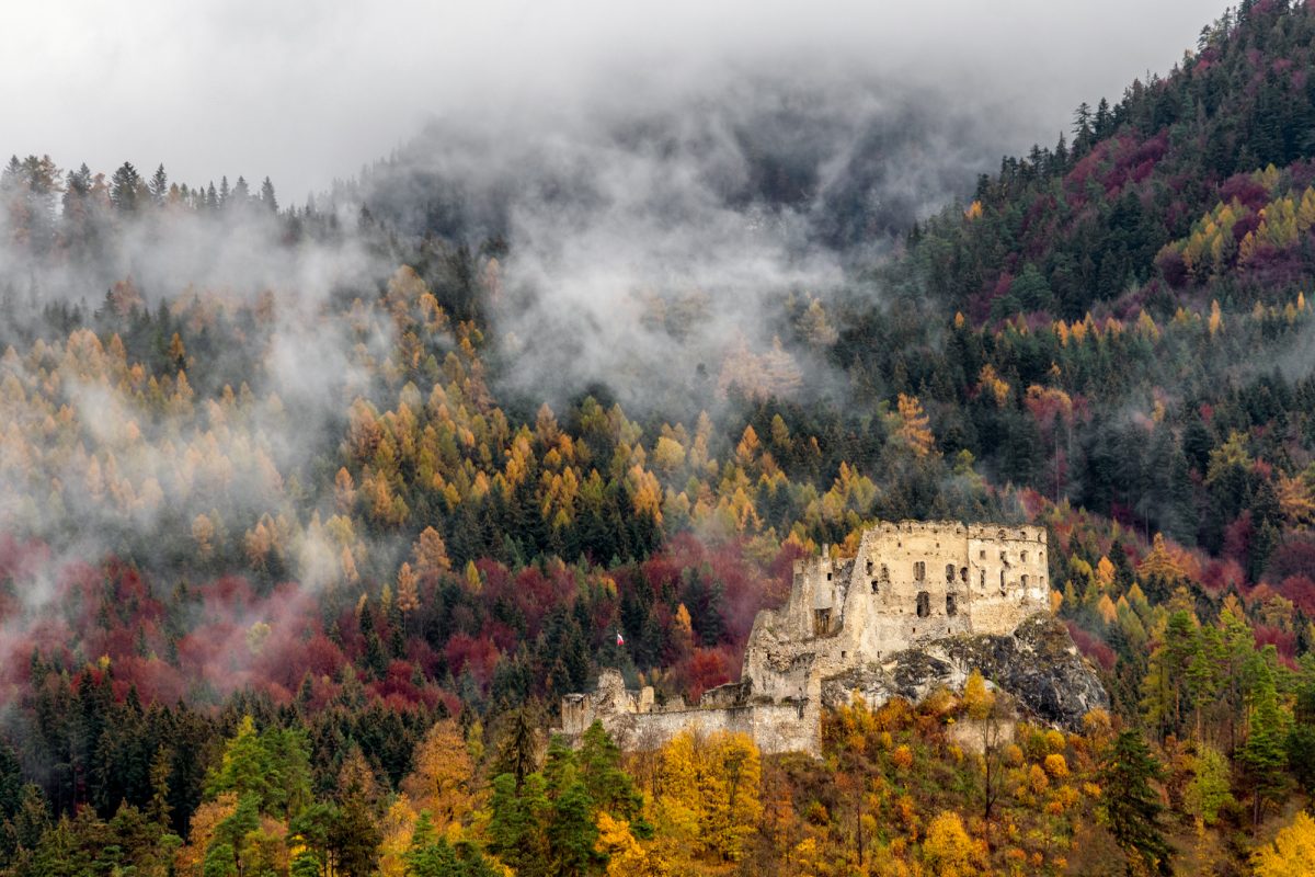 Veľký Choč via Likava castle