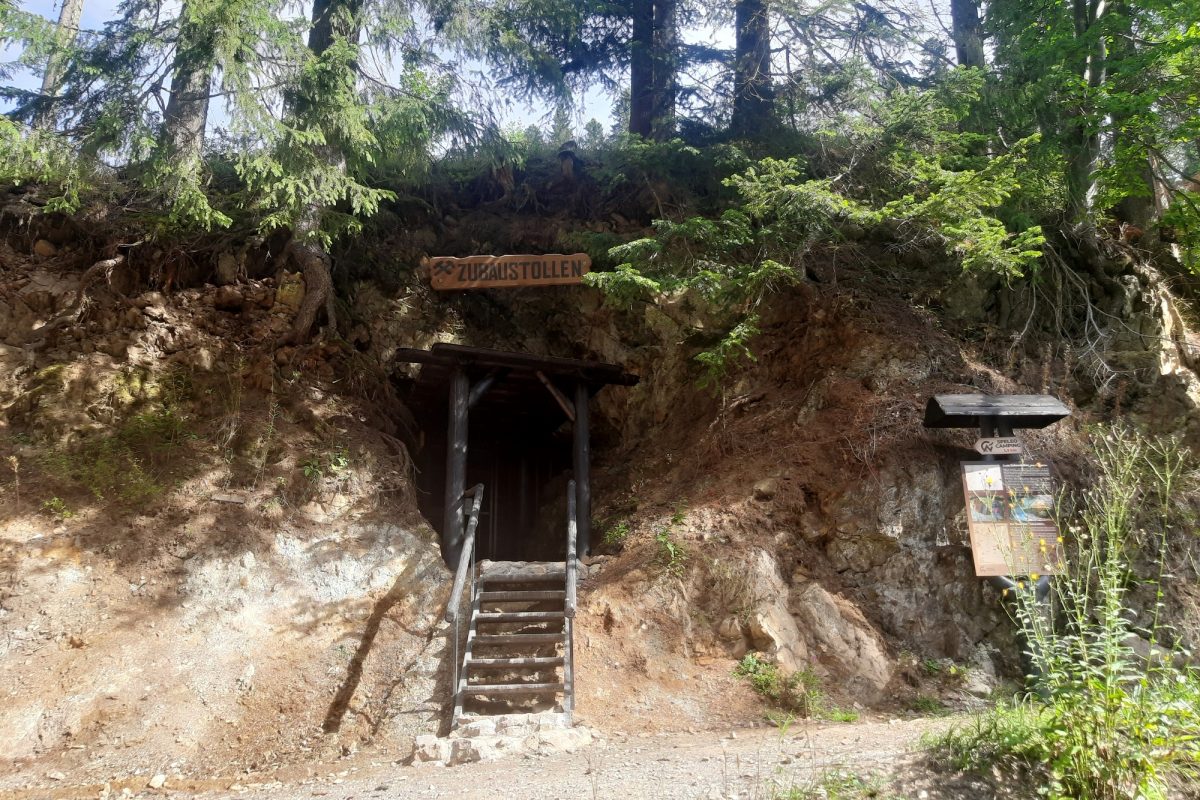 From Malužiná to Veľký bok