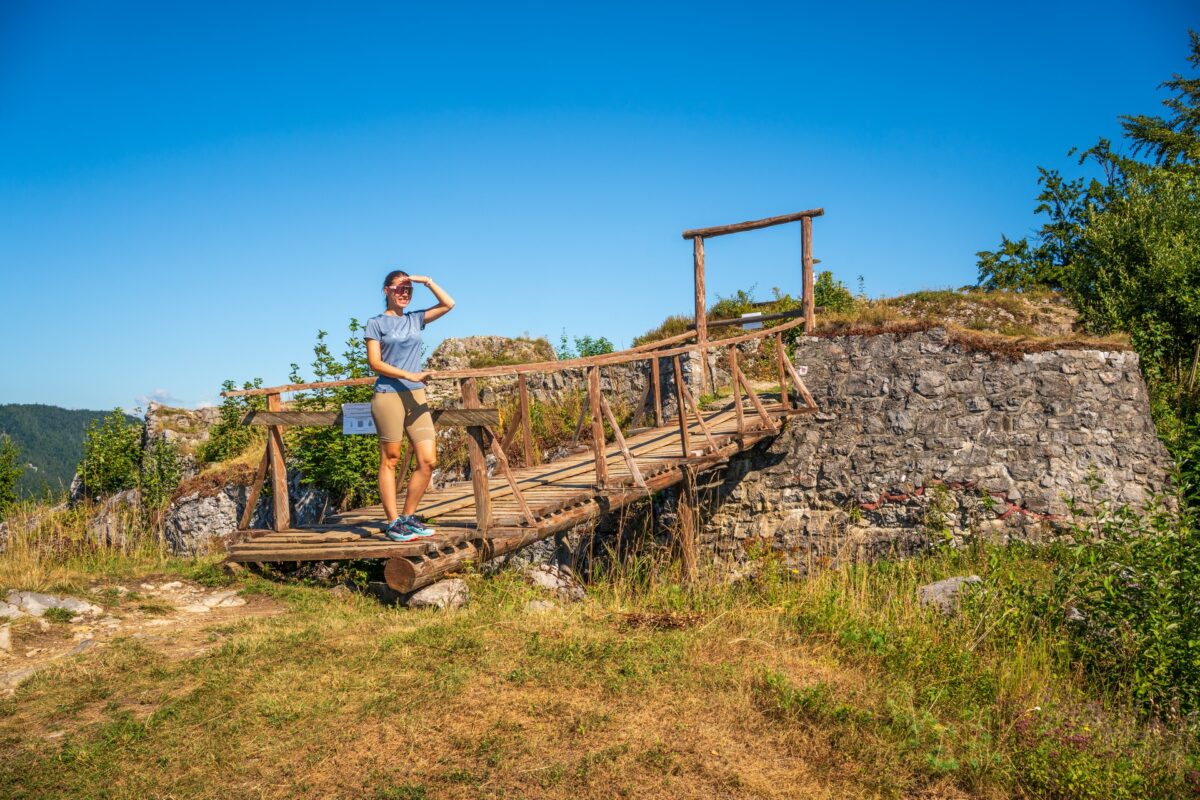 Liptovský hrad z obce Kalameny